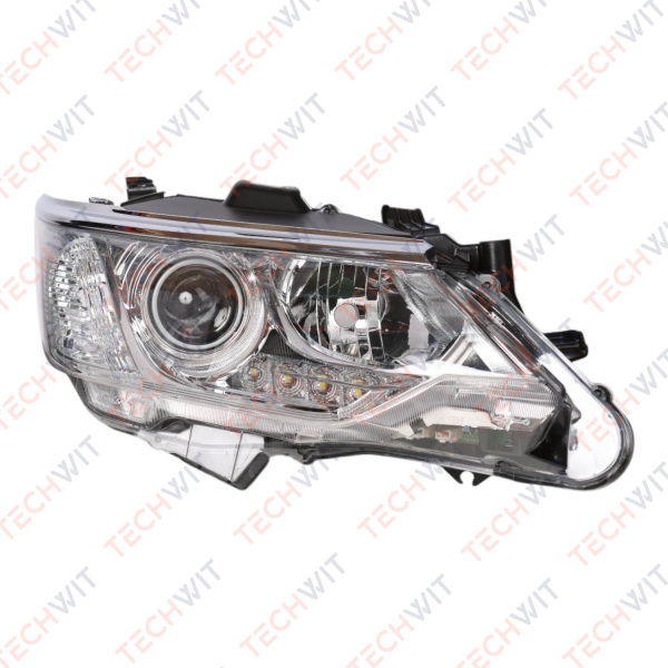 Toyota Camry Halogen фара передняя правая 8113033881 2012-2015 TECHWIT