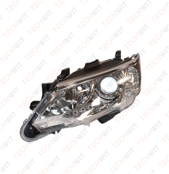Toyota Camry фара передняя левая Halogen 8117033771 Тойота Камри 2015-2017 TECHWIT