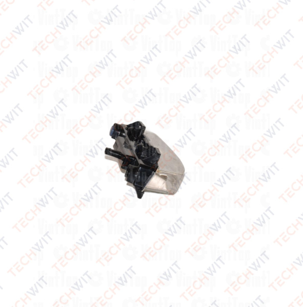 Mercedes C W204 AMG фара противотуманная правая DTL A2049064902 Мерседес C W204 AMG 2008 TECHWIT